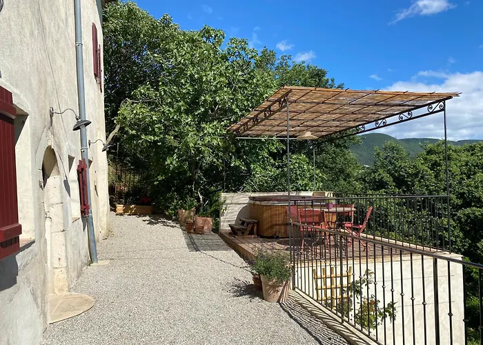 Le Mas Du Rochet - Gite A La Campagne Avec Spa - 2 A 4 Pers